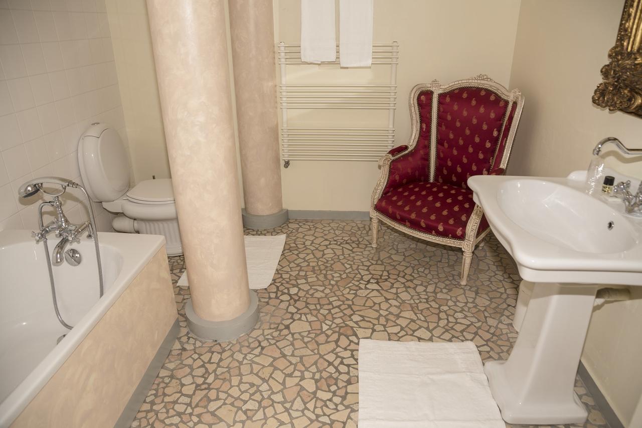 Hotel L'Hedoniste Chérac Esterno foto